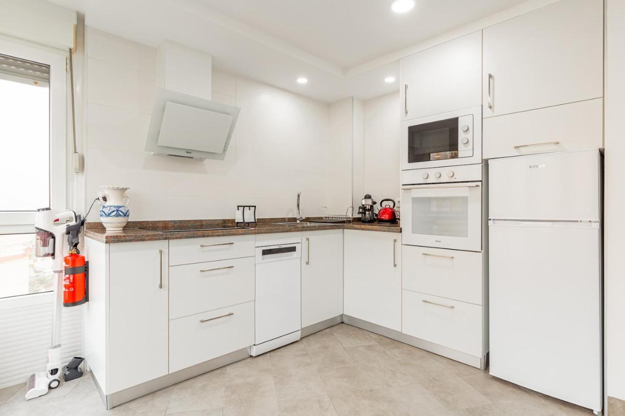 Modern Apartment Steps From The Beach トロクス・コスタ エクステリア 写真