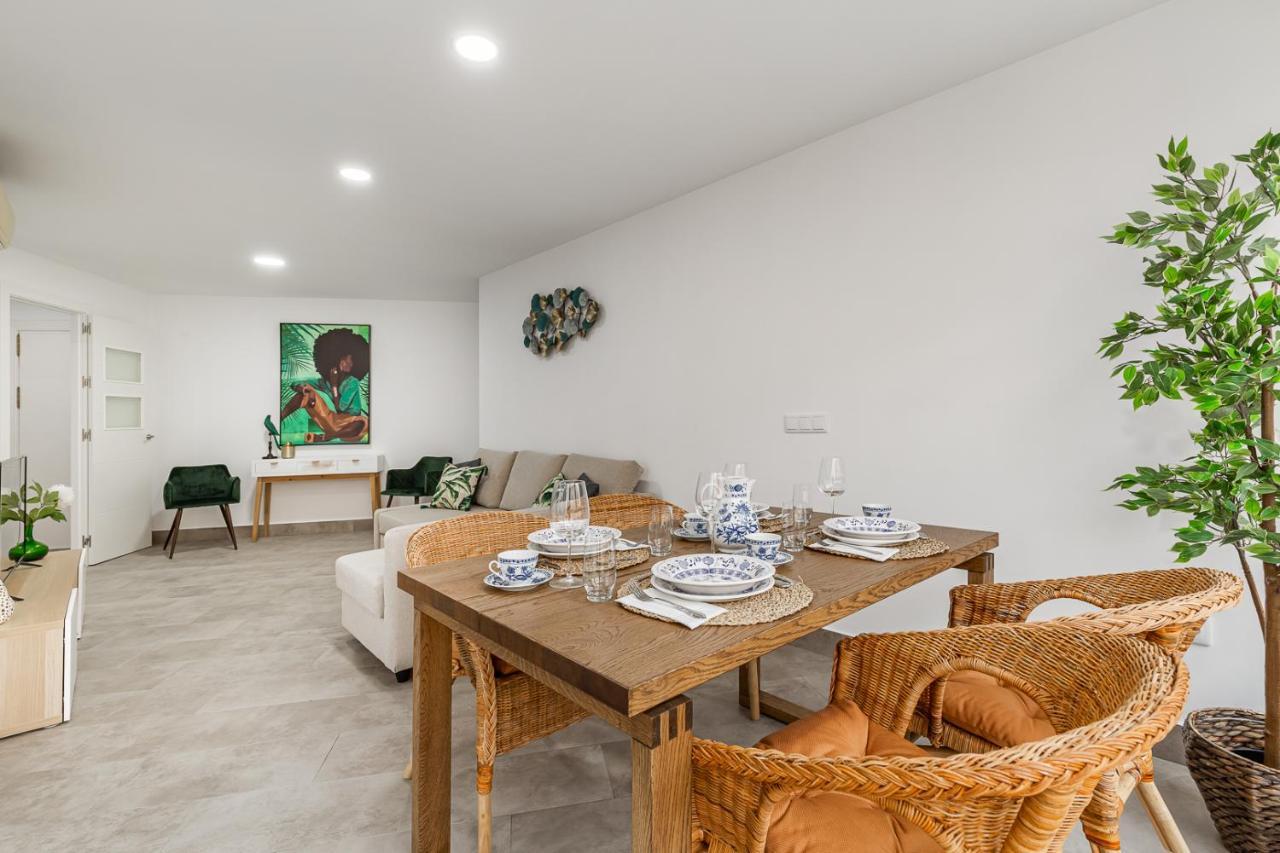Modern Apartment Steps From The Beach トロクス・コスタ エクステリア 写真